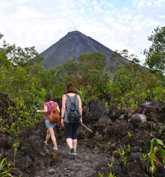 Caminata por el Sendero Arenal 1968 Volcán Arenal + Aguas Termales