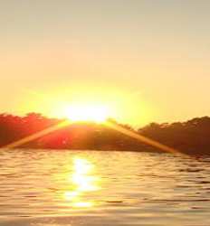 Catamarán al Atardecer por el Lago Arenal