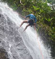 Excursión de Canyoning & Rapel en la Cascada