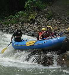 Excursión de Rafting en el Río Guabo (Clase II & III)