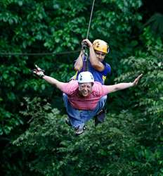 Excursión de Tirolesa en Arenal + Aguas Termales