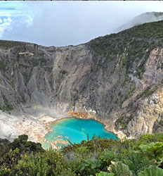 Volcán Irazú + Aguas Termales en Hacienda Orosi